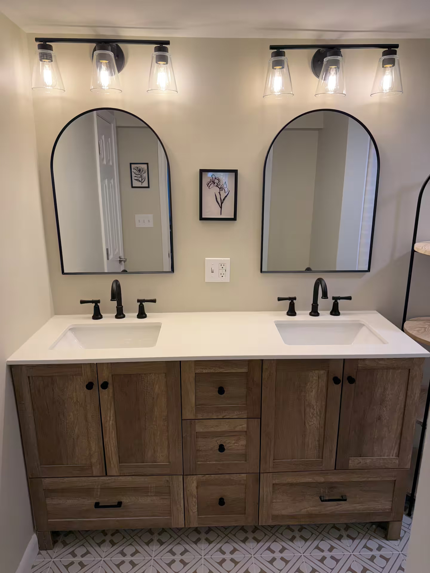 1st Floor Full Bathroom, view one